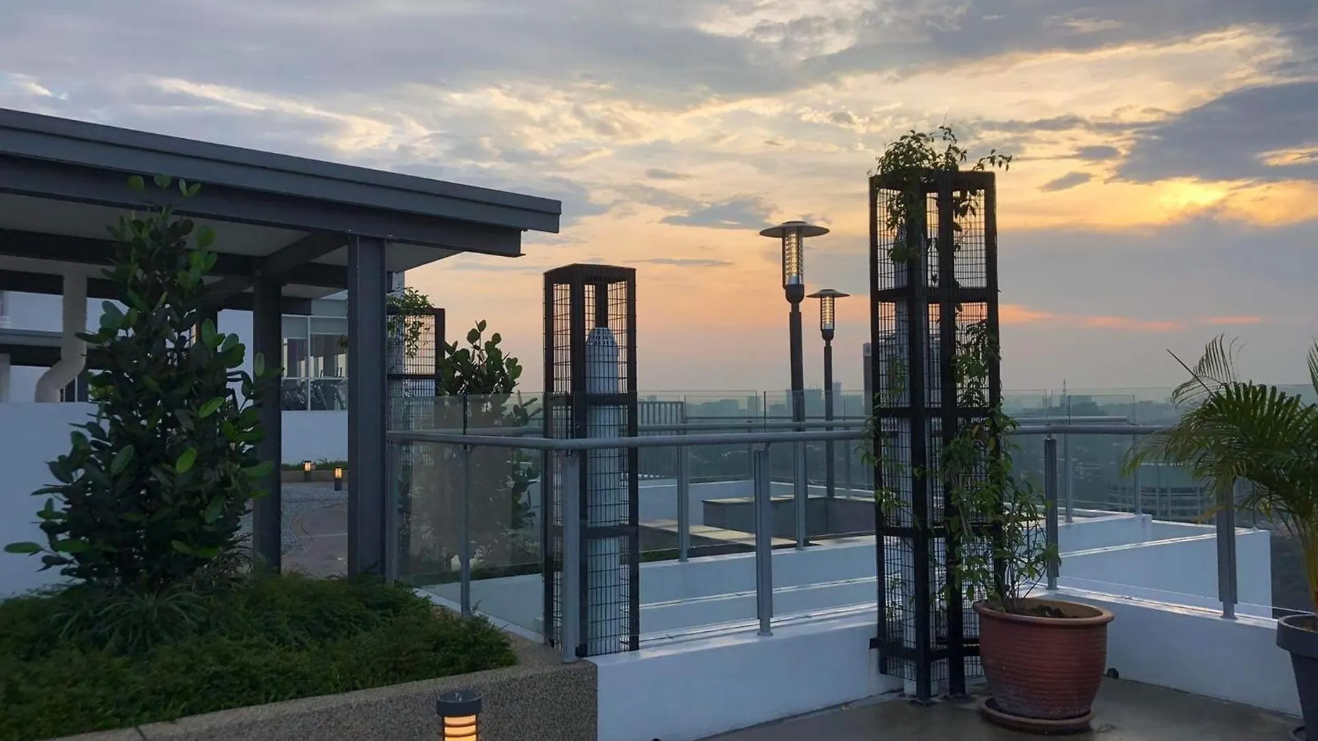 Tr Residence 3R2B Serviced Apt 5-6Pax Hkl,Ijn,Pwtc Kl Kuala Lumpur Malezja