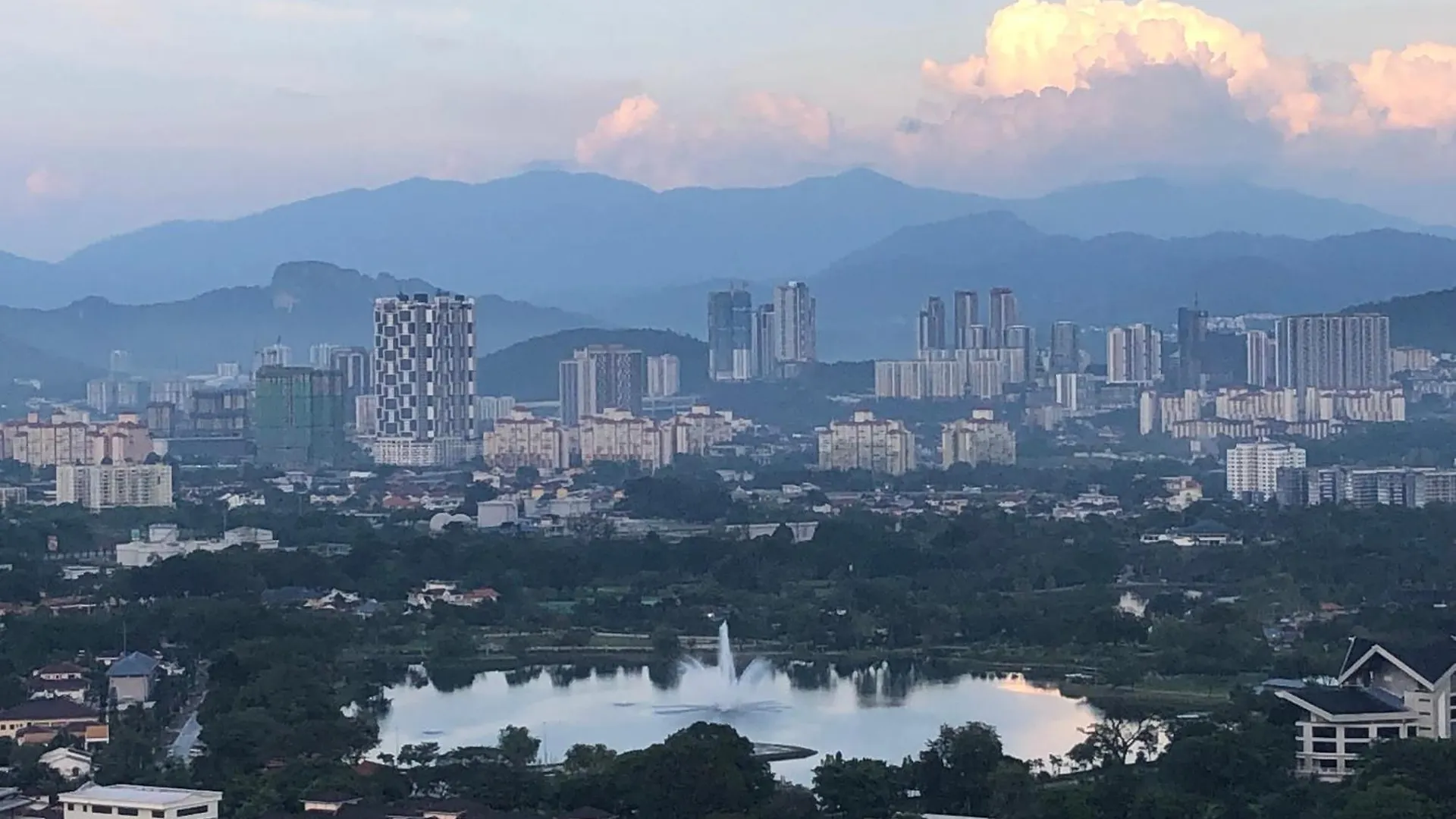 Tr Residence 3R2B Serviced Apt 5-6Pax Hkl,Ijn,Pwtc Kl Kuala Lumpur Apartment